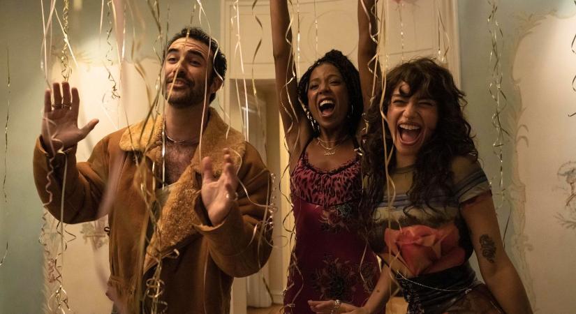 Mindenki ezt nézi? A magyar nézők máris a TOP 3-ba repítették az új vígjátéksorozatot a streamingóriás platformján