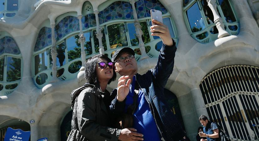 Mindenki jelentkezzen a konzulátuson! Ítéletidő a magyarok kedvenc mediterrán búvóhelyén