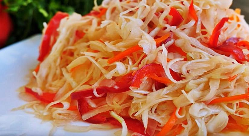 Egyszerű, mégis verhetetlen: így készül a házi savanyú káposzta saláta