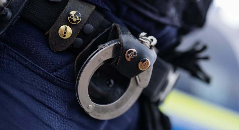 Elfogták a férfit, aki megkéselte az élettársát Józsefvárosban