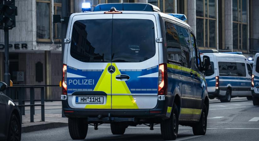 Vérrel festett horogkeresztek miatt vizsgálódik a német rendőrség