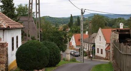 Ha nincs lojalitás a Fidesz felé, nincs pénz - Így maradhatnak ki a „rossz helyen lévő” falvak a támogatásokból