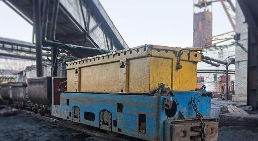 Több ezer ukrán bányász rekedt a melyben az orosz rakétatámadás után