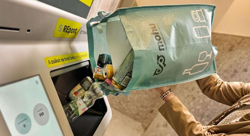 Itt a MOHU nagy bejelentése: nem kell többé egyesével visszaváltani a palackokat