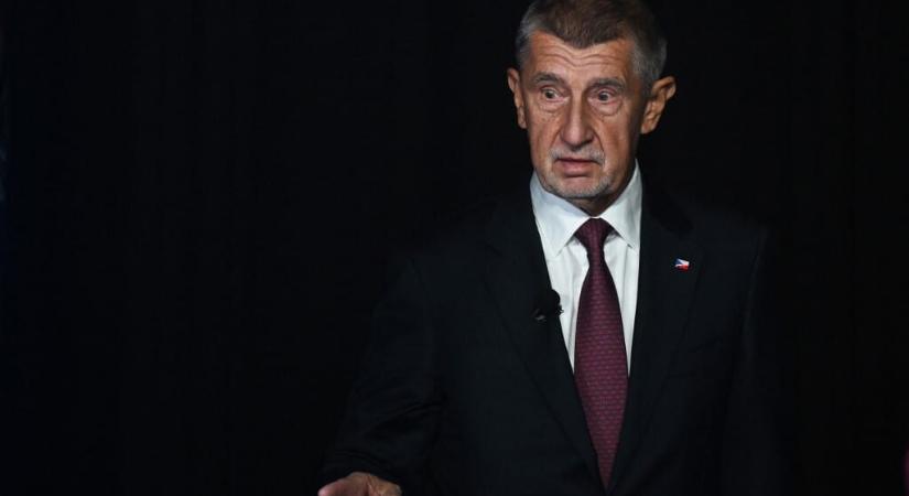 Lemondott a cseh kormány, megnyílt az út Orbán szövetségese előtt