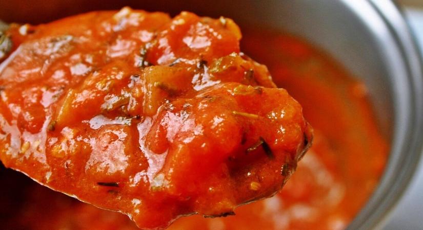 Házi paradicsomszósz egyszerűen, ahogy nagymamám készítette