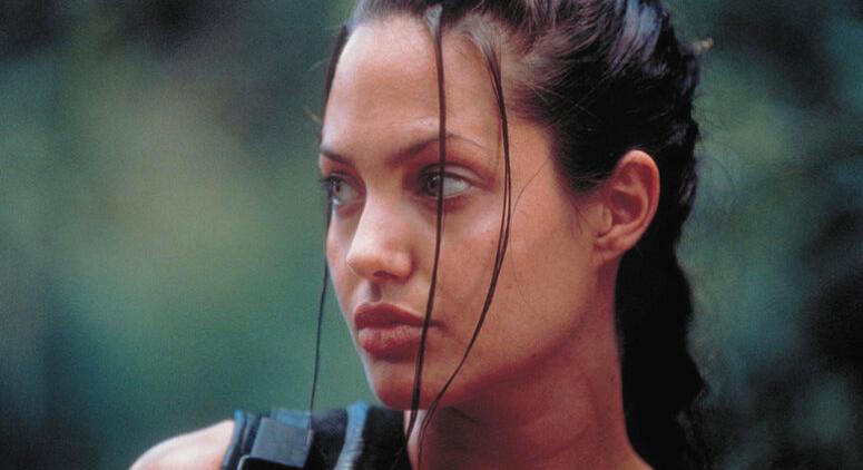 Angelina Jolie egy kissé belebotlott az ukrán valóságba