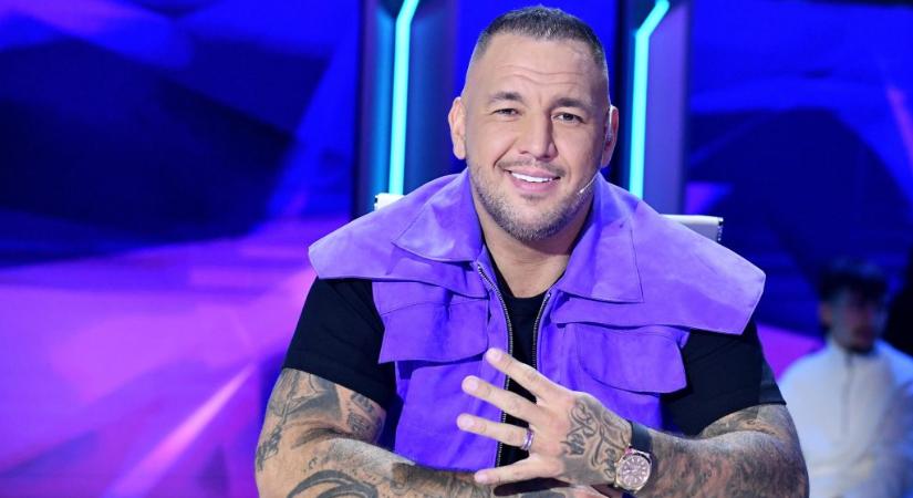 Curtis bocsánatot kért a szurkolótól, akit megütött egy focitornán, majd alkoholistának nevezte