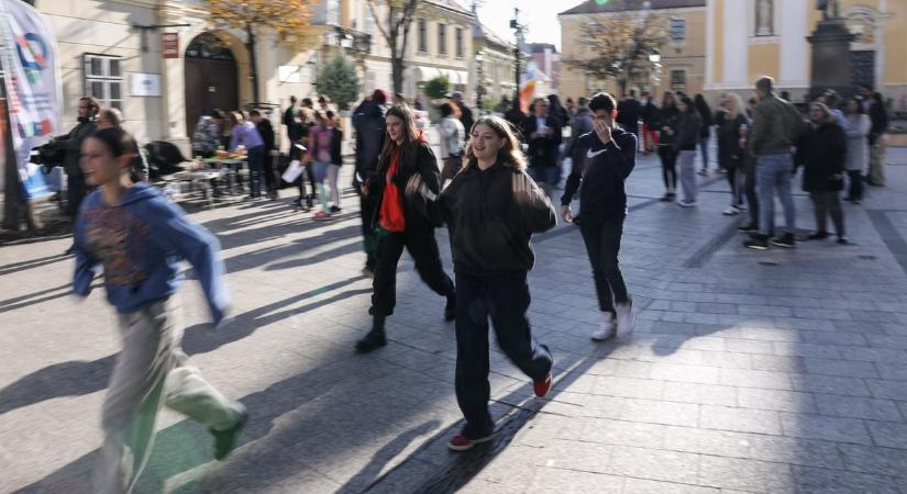 Közel hozták a tájfutást - Két állandó pontos pályát avattak a győri belvárosban - fotók, videó