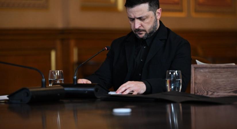 Az ukrán elnök sürgette a befagyasztott orosz vagyonok felhasználását