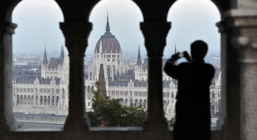 Tényleg ekkora a baj? Hogy kerülhetett szóba, hogy Magyarország bóvli lenne?