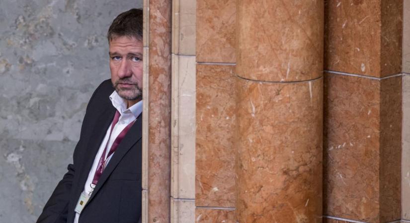 Korrupció miatt nyolc év börtönre ítélték a Simonka-ügy volt ügyészét