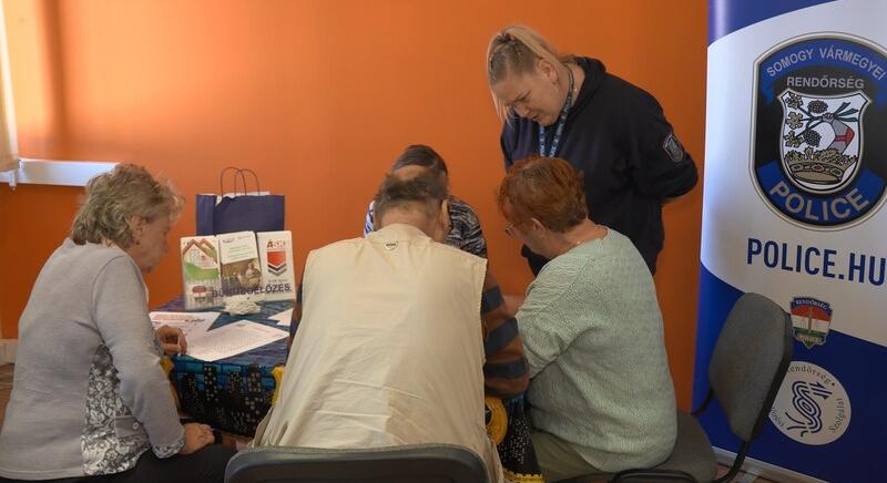 Idősen is biztonságban