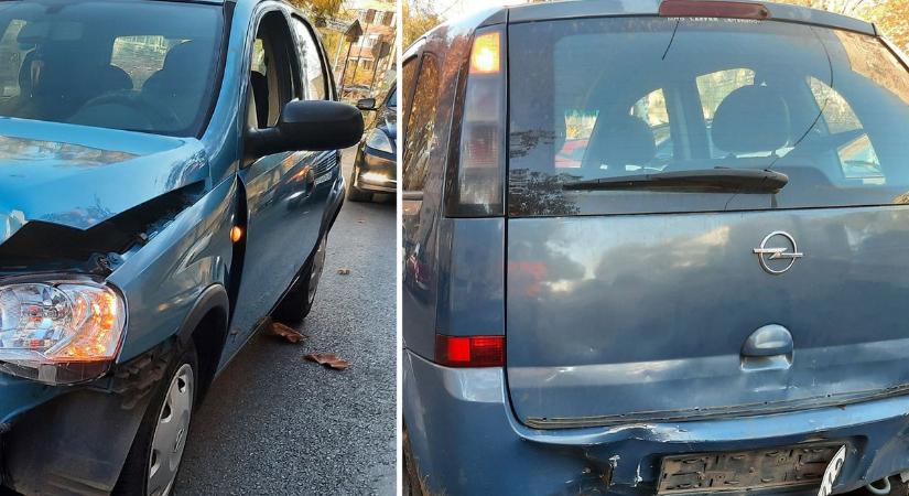 Baleset Nyíregyházán – az Opel eleje szinte megsemmisült (fotókkal)