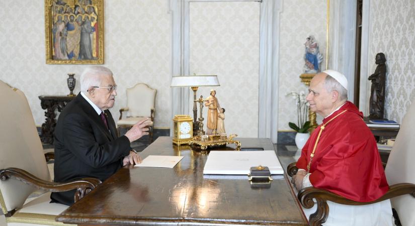 Leó pápa a gázai helyzetről egyeztetett a palesztin elnökkel