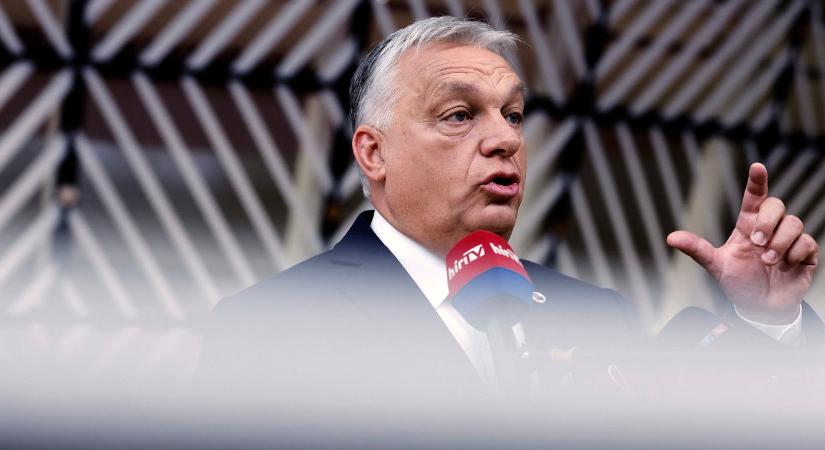 Rendkívüli lesivideó jött Orbán Viktor repülőútjáról, különös szöveg megy a háttérben