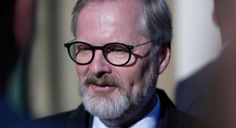 Benyújtotta lemondását a cseh kormány, nagyjából karácsonyig marad hivatalban