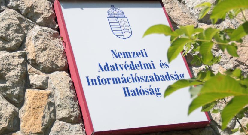 Vizsgálja a NAIH a Tisza Világ appból kikerült neveket listázó fideszes médiát