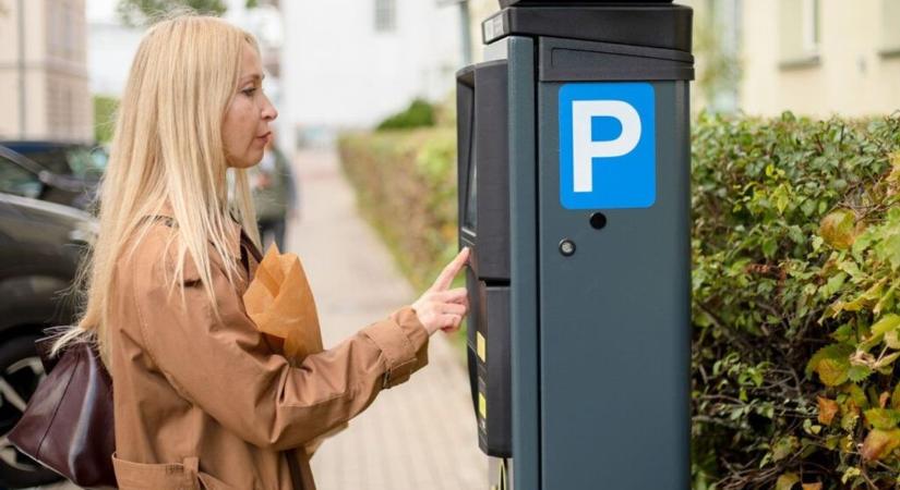 Súlyos hiba lenne a fizetős parkolás bevezetése Balatonalmádiban?