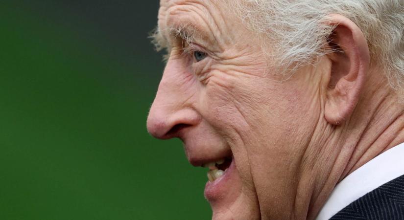 Hivatalosan is bejelentették, hogy a brit uralkodó megvonta testvérétől a hercegi címet