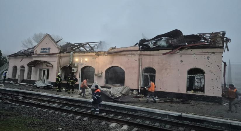 Oroszország három megyében támadta a vasúti infrastruktúrát