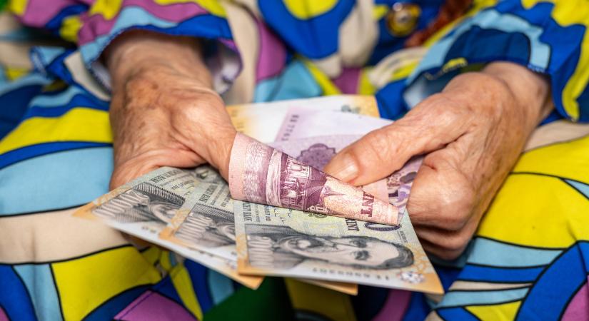 Fontos infók derültek ki a tizenharmadik havi nyugdíjról