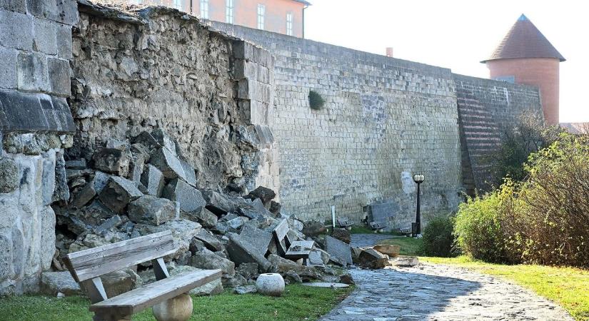 Szomorú fotók: csütörtök éjjel leomlott az egyik leghíresebb magyar vár fala, csak találgatják a szakértők, mi történhetett – videó