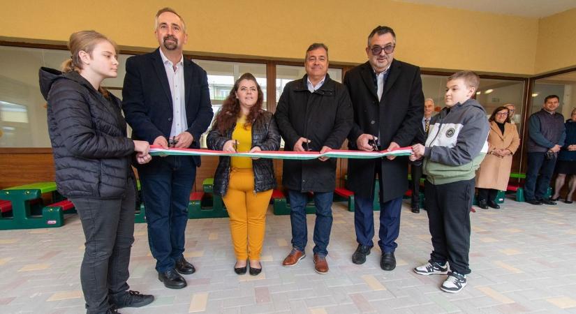 Új, négycsoportos bölcsőde fogadja a gyerekeket Bácsalmáson – fotók, videó