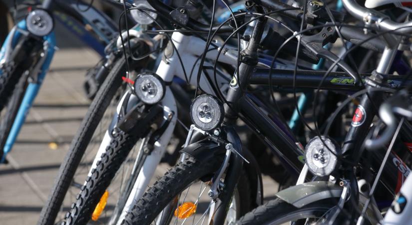 Új esély két keréken a fehérvári hajléktalanoknak (galéria)