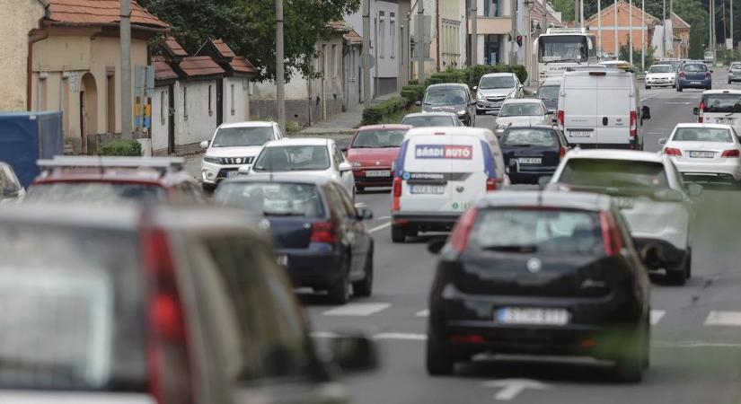 A heol.hu olvasói szerint ezek a legidegesítőbb vezetési szokások