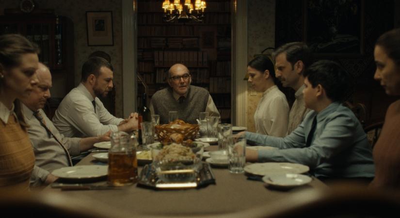 Groteszk magyar film az összezártságról - Itt érzem magam otthon kritika