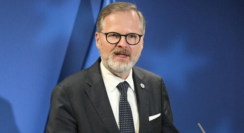 Most érkezett: bedobta a törülközőt a cseh koalíciós kormány