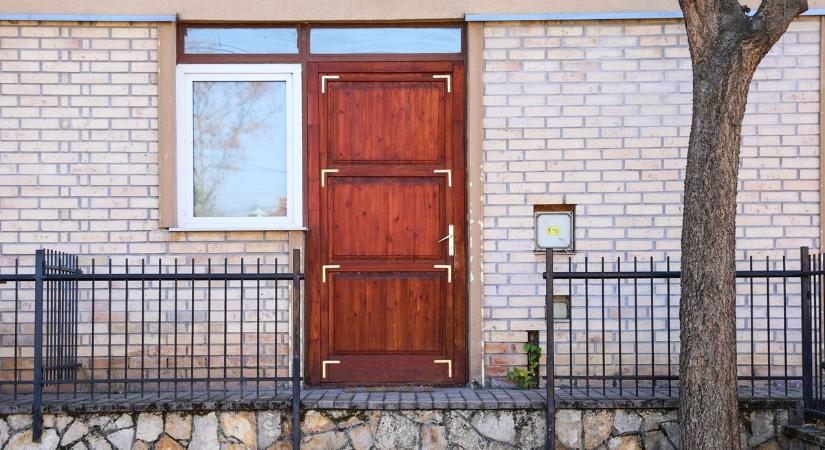 Tragédia Csepelen: Idős pár halt meg rovarirtás közben, megszólalt a ház tulajdonosa