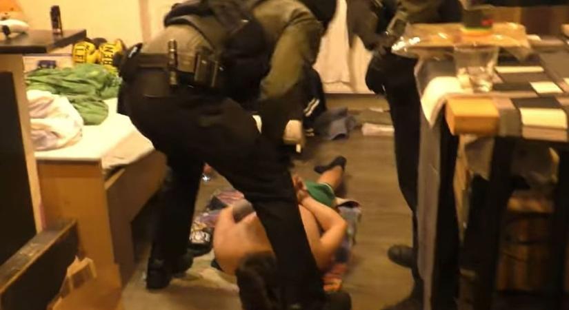 Apa és fia hónapokig árulta a drogot soproni lakásukban - videó