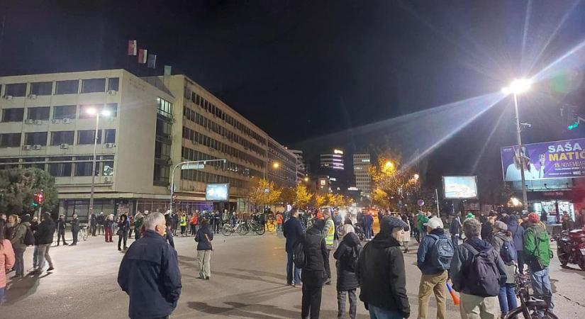 Újvidéken is utcára vonultak, hogy támogassák Dijana Hrkát (Videó)