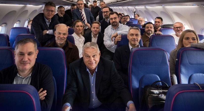 Orbán Viktor ennyi interjút adott a "repülőinfón"