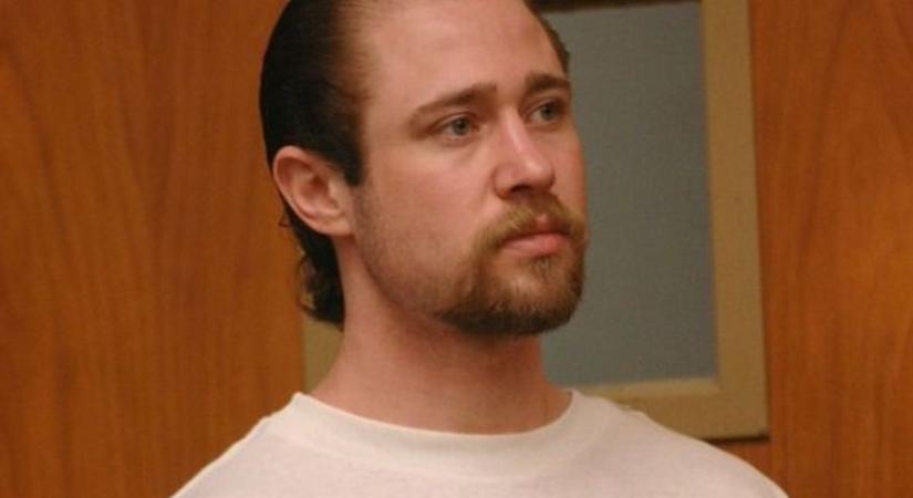 Vérfürdő a tárgyalóteremben: a gyilkossággal vádolt férfi késsel támadt a bírónőre