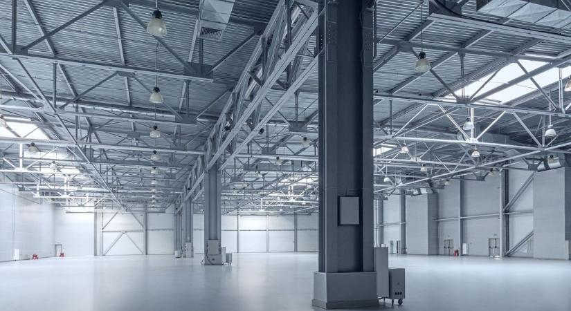 Felhívás! Ipari csarnok bérbeadás Tiszakécskén!