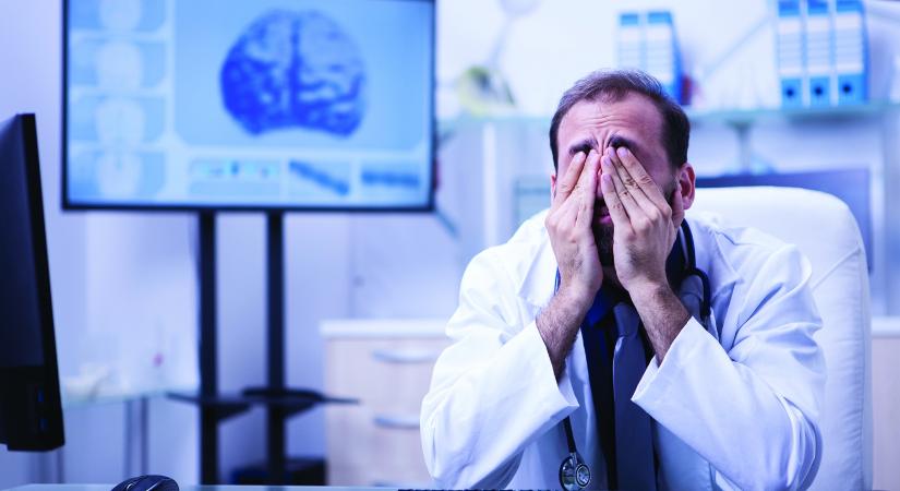 Kiderült, milyen folyamatok zajlanak az agyban éjjeli virrasztáskor