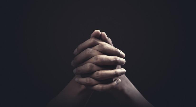 41 év után találkozott édesanyjával, miközben mellrákkal küzd – videón a találkozás