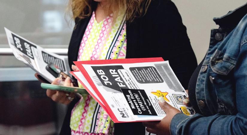 Húsz éve nem rúgtak ki ennyi embert Amerikában - átvette a hatalmat a mesterséges intelligencia?