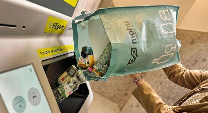 Nem kell többé egyesével bedobálni a palackokat – itt az új automata