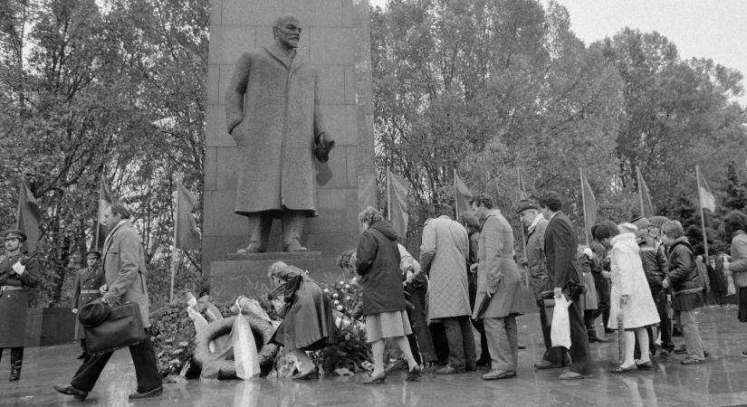 Nem volt nagy, nem októberben történt, nem volt szocialista és nem volt forradalom