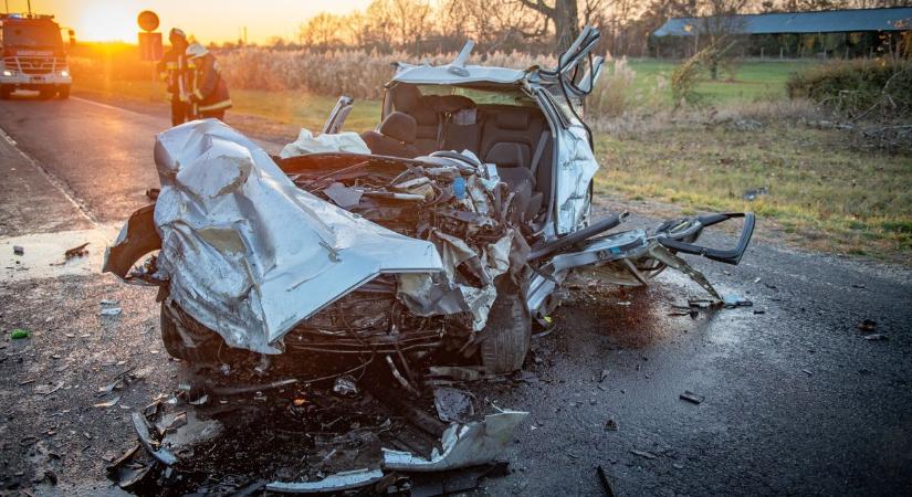 Szörnyű! Kiderült, hogy történhetett a 4-es főúton történt halálos baleset – fotókkal, videóval
