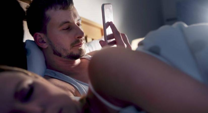 60 másodperc alatt lebuktatod a félrelépőt a coach trükkjével - Meglepően egyszerű és hatásos