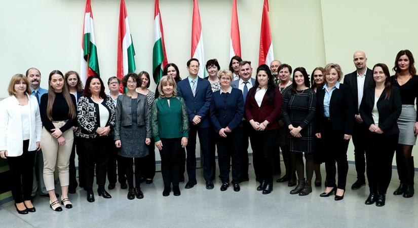 Vásárhelyi kormánytisztviselőt is díjaztak