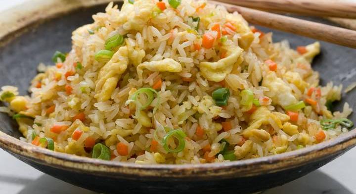Ázsiai, tojásos sült rizs: ízletes és könnyen elkészíthető