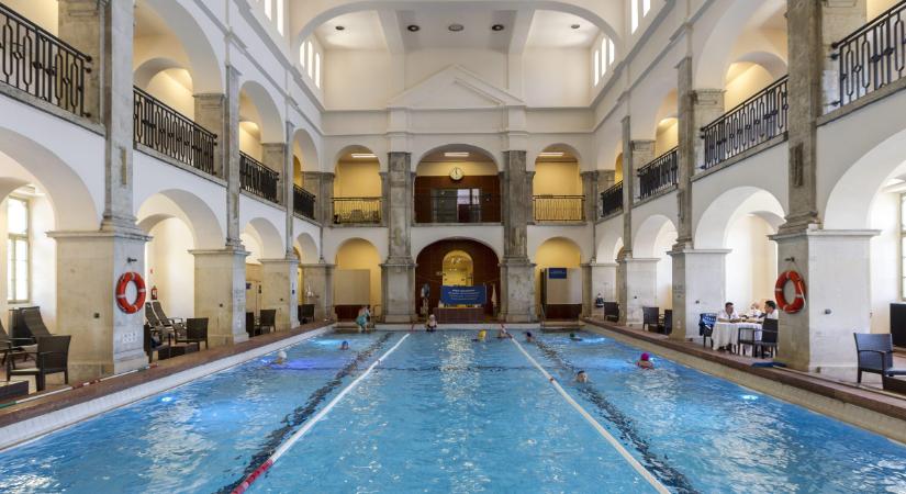 Újra jön a kötényes fürdőzés, Vitézy Dávid szerint sikerült eredményt elérni a fővárosi fürdők ügyében