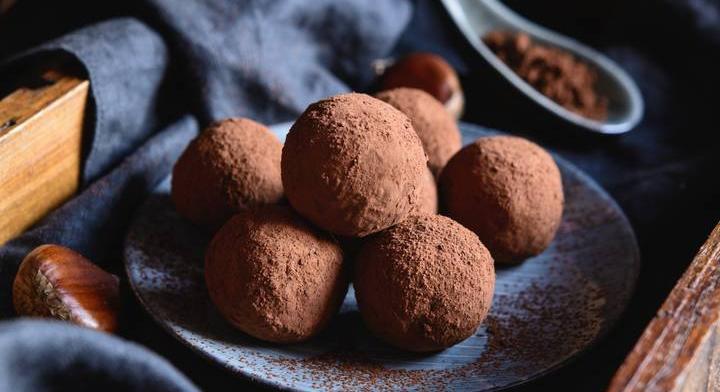 Mennyei gesztenyés-csokoládés trüffel: egyszerű, sütés nélküli desszert