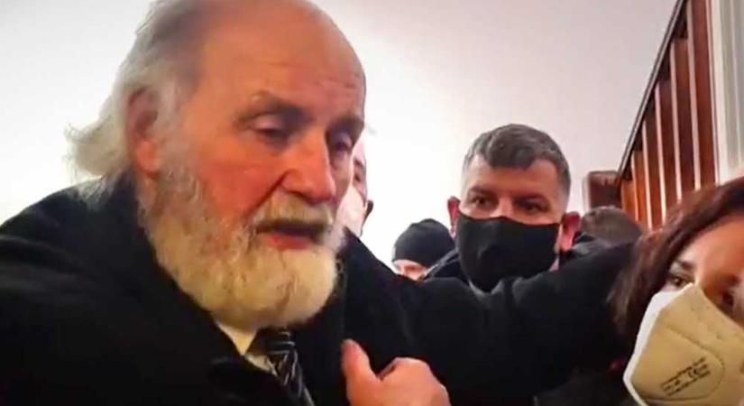 Felfüggesztett börtönt kér az ügyészség Iványi Gáborra és több ismert ellenzéki politikusra